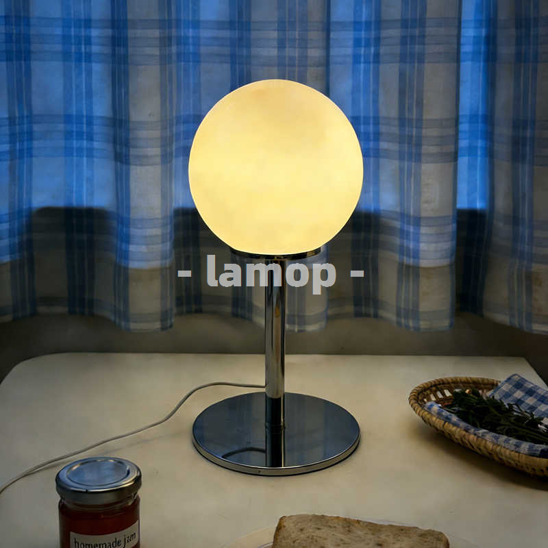乳白色のソリッドグローブクローム薄型ポールテーブルランプ、ク - Desk Lamp Led のレビューと価格